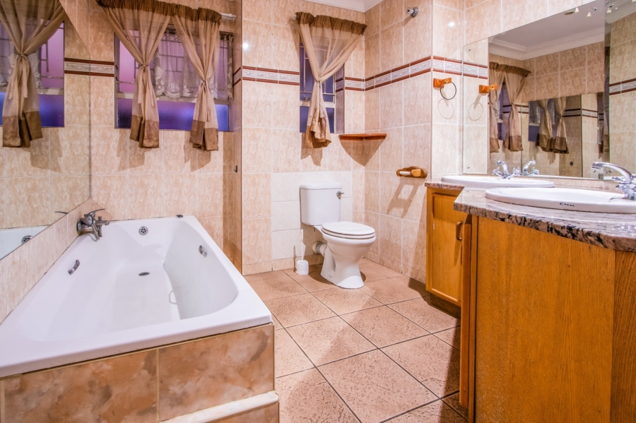 15 Bedroom Property for Sale in Die Bult North West